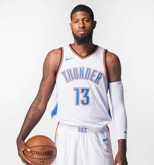 苏牙谈最喜欢的五球：踢诺维奇凌空斩，对马略卡脚后跟得分（苏亚雷斯回顾生涯五大进球：对诺维奇凌空抽射，对马略卡脚后跟破门）