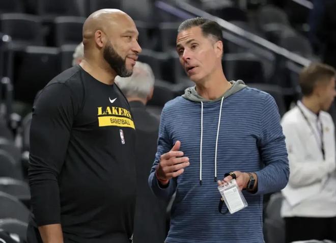 天空体育：贝洛蒂已返回卡利亚里继续治疗，预计明年春天复出（天空体育：贝洛蒂回归卡利亚里继续康复，预计明年春季复出）