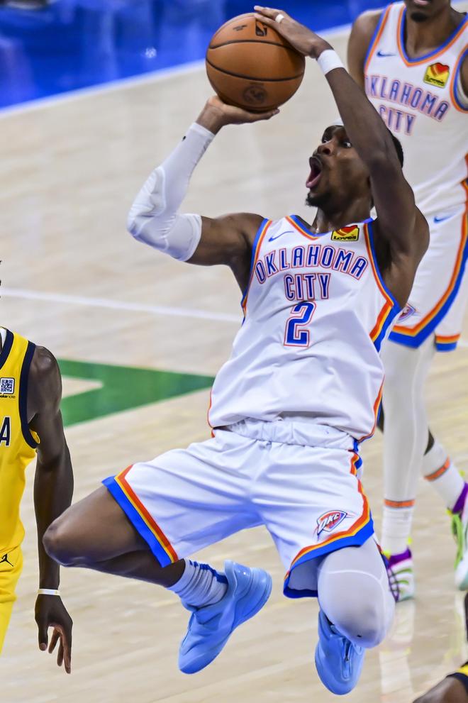 懂球帝足协杯冠军海报：国安是冠军！（懂球帝发布足协杯夺冠海报：国安加冕冠军！）