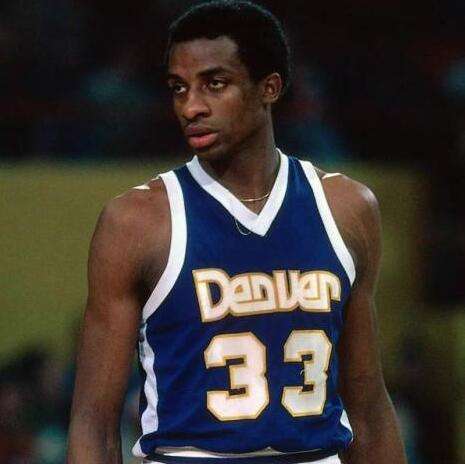 大家好，我是冷刺孙兴憨本人！（嗨，冷刺孙兴憨在此！）