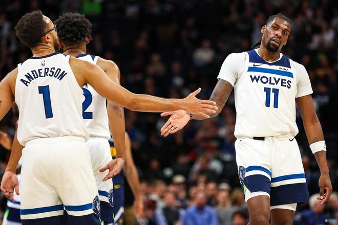 英超首次密集开赛，曼城力争19连胜，热刺迎战4连败“克星”纽卡斯尔（英超迎来密集赛期：曼城冲击19连胜，热刺遇克星纽卡斯尔力争止住四连败）