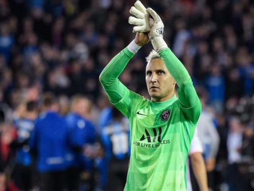 鹈鹕主帅：奎因经受申京考验越战越勇，年轻内线展现大心脏本色（鹈鹕主帅：奎因面对申京挑战愈战愈强，内线新星彰显大心脏特质）