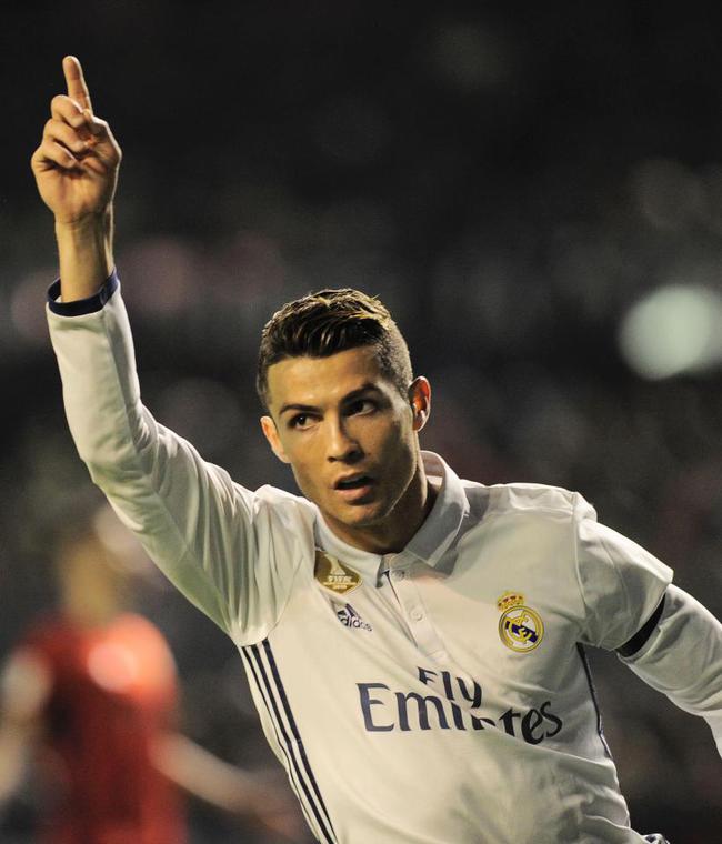 图片报：拜仁极端球迷团体故意燃放烟火以避开欧冠淘汰赛禁令（德媒图片报：拜仁激进球迷团为规避欧冠淘汰赛禁令故意燃放烟花）