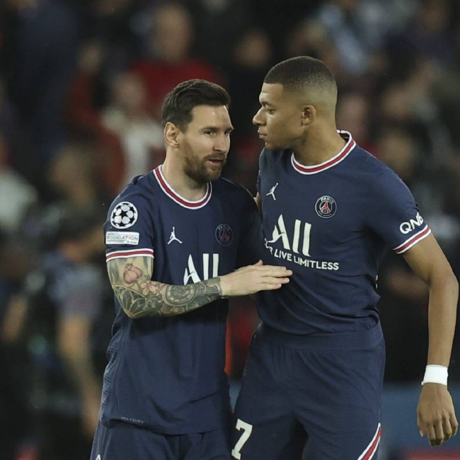 墨尔本胜利主帅：这场比赛至关重要，我们要扭转局面（墨尔本胜利主帅：关键一战，誓扭转颓势）