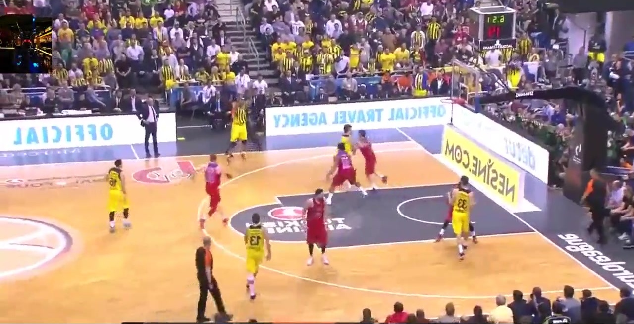 谭龙效力亚泰8年陪球队降级又冲超，如今再次跟随球队降级（谭龙在亚泰八年，历经降级与冲超，如今再度随队降级）