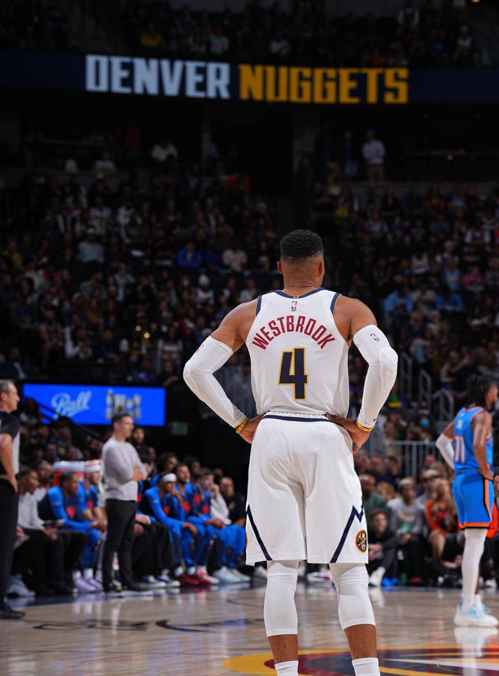 开拓者替补中锋投射出色，但防守和篮板表现令人堪忧（开拓者替补中锋投篮亮眼，防守与篮板成隐忧）