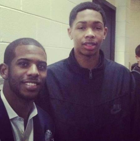 杨瀚森在比赛中展现出色表现（杨瀚森赛场表现亮眼）