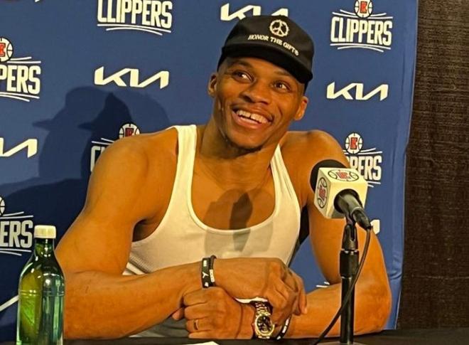 老成空砍！克利福德：德罗赞和威少值得一个更好的赛季（老将徒劳无功！克利福德称德罗赞与威少应得更出色的赛季）