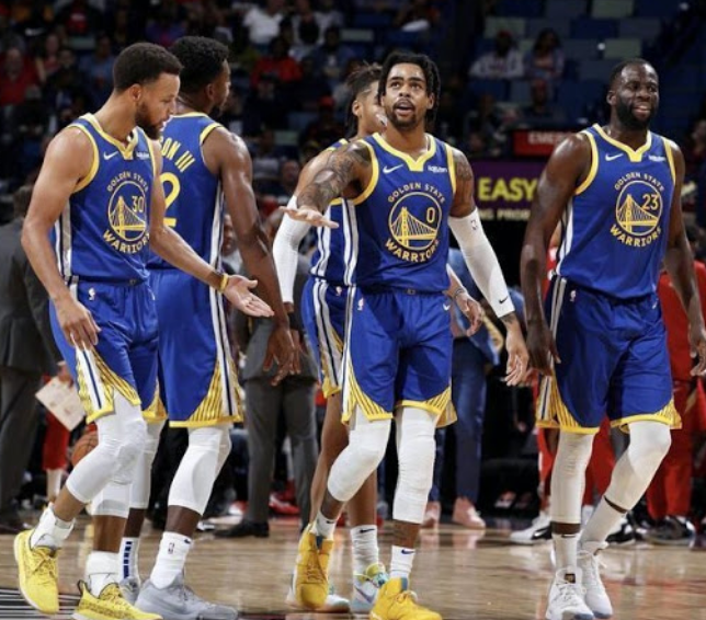 NBA：独行侠击败雄鹿 东契奇全场三双（NBA：独行侠力克雄鹿，东契奇砍下三双）