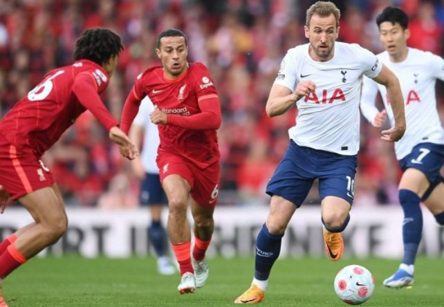 巴萨新星登场攻入制胜球（巴萨小将替补出场打入致胜一球）