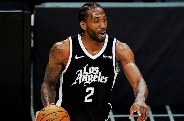 布兰登·威廉姆斯成奇兵，追平赛季最高得分，独行侠战胜火箭（布兰登·威廉姆斯化身奇兵，追平赛季得分纪录，独行侠力克火箭）